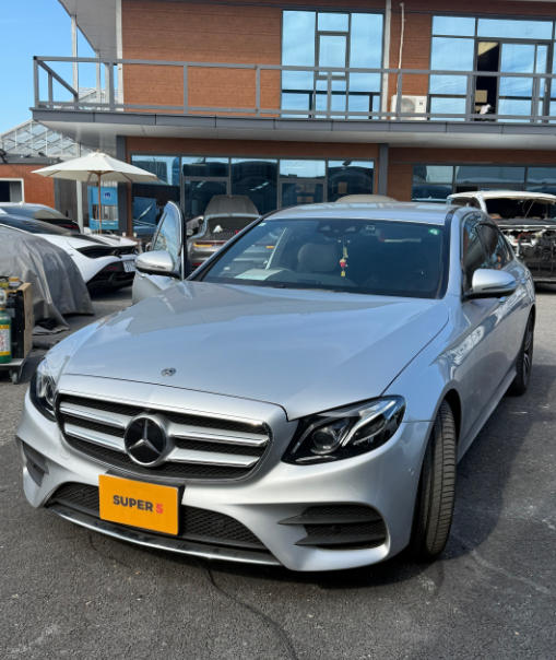 ベンツ E200損傷の修理