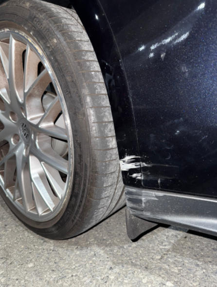 ポルシェ・パナメーリアドア板金塗装