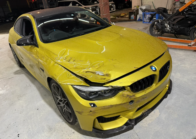 BMW M4 板金塗装