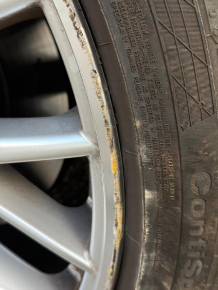 ポルシェ・パナメーラアルミホイール修復