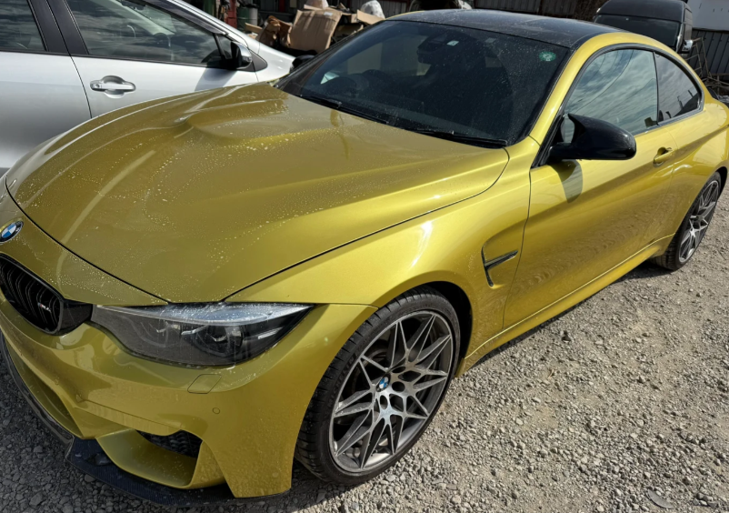 BMW M4 板金塗装